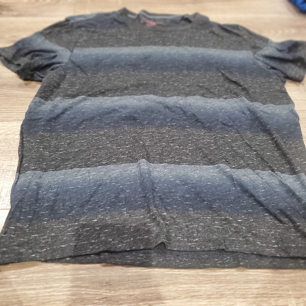 Boys Short Sleeve Shirts Size 16-18 Short Sleeve Tees 9 Pieces - Picture 2 of 16